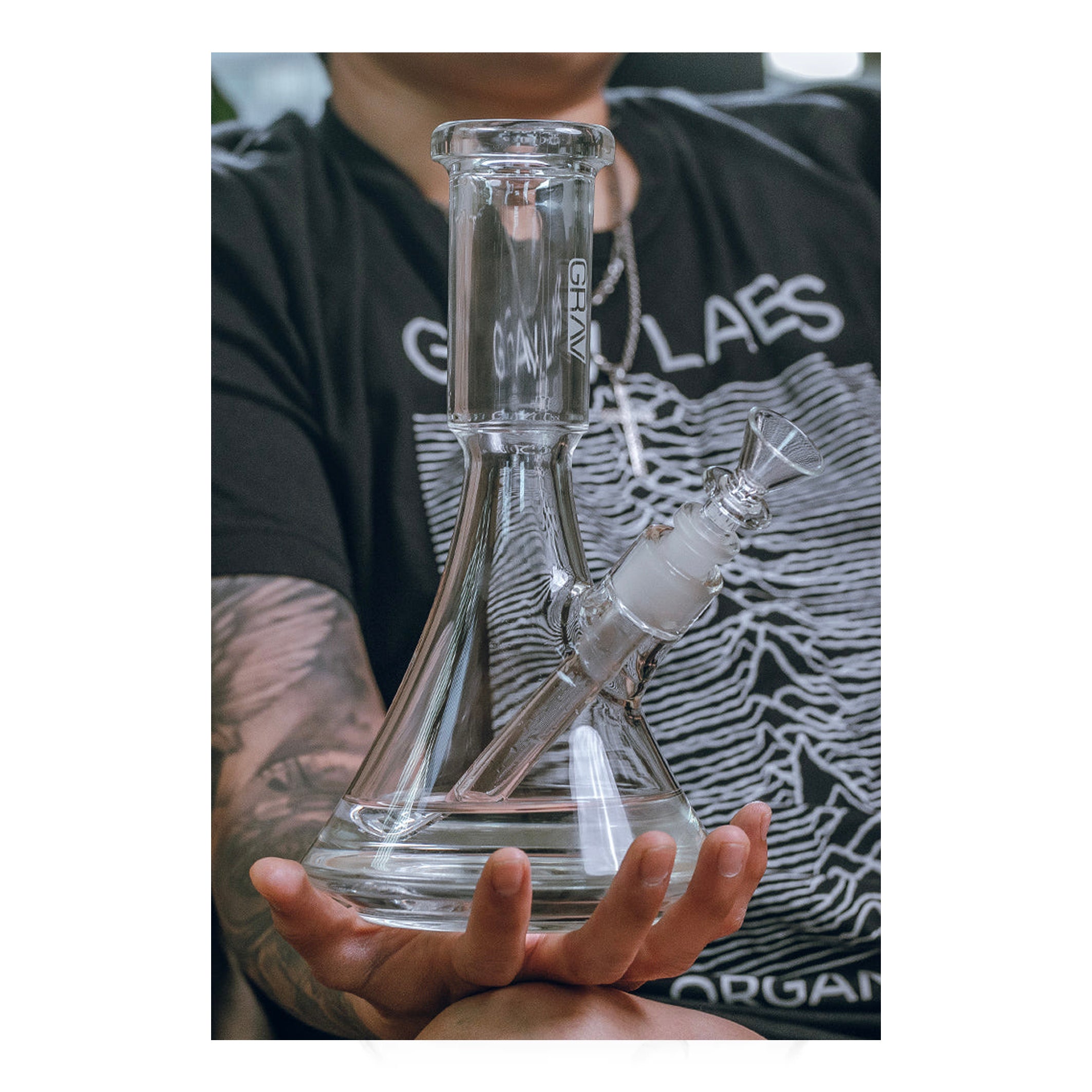 Die Medium Deco Beaker Bong von Grav. Premium Glaspfeife für Cannabis liebhaber. Auch zum dabben geiegnet. Premium Glas Bong von Grav. 