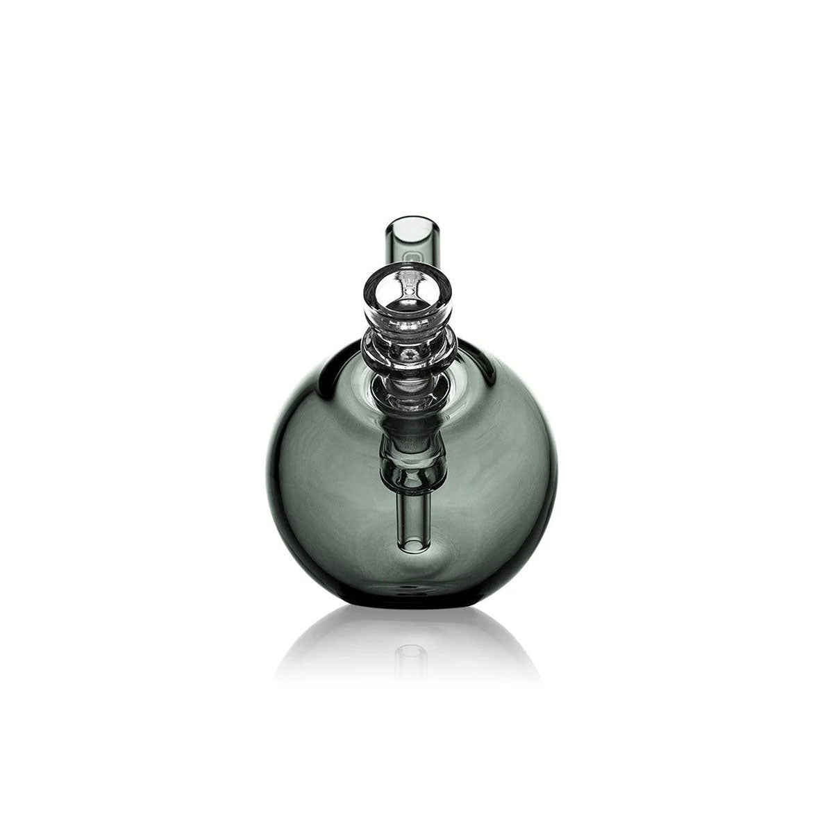 Der Grav Spherical Bubbler aus hochwertigem Borosilikatglas in Grau. Ein premium Bubbler für untwerwegs oder die tasche. leicht zu reinigen ist der Bubbler von grav.