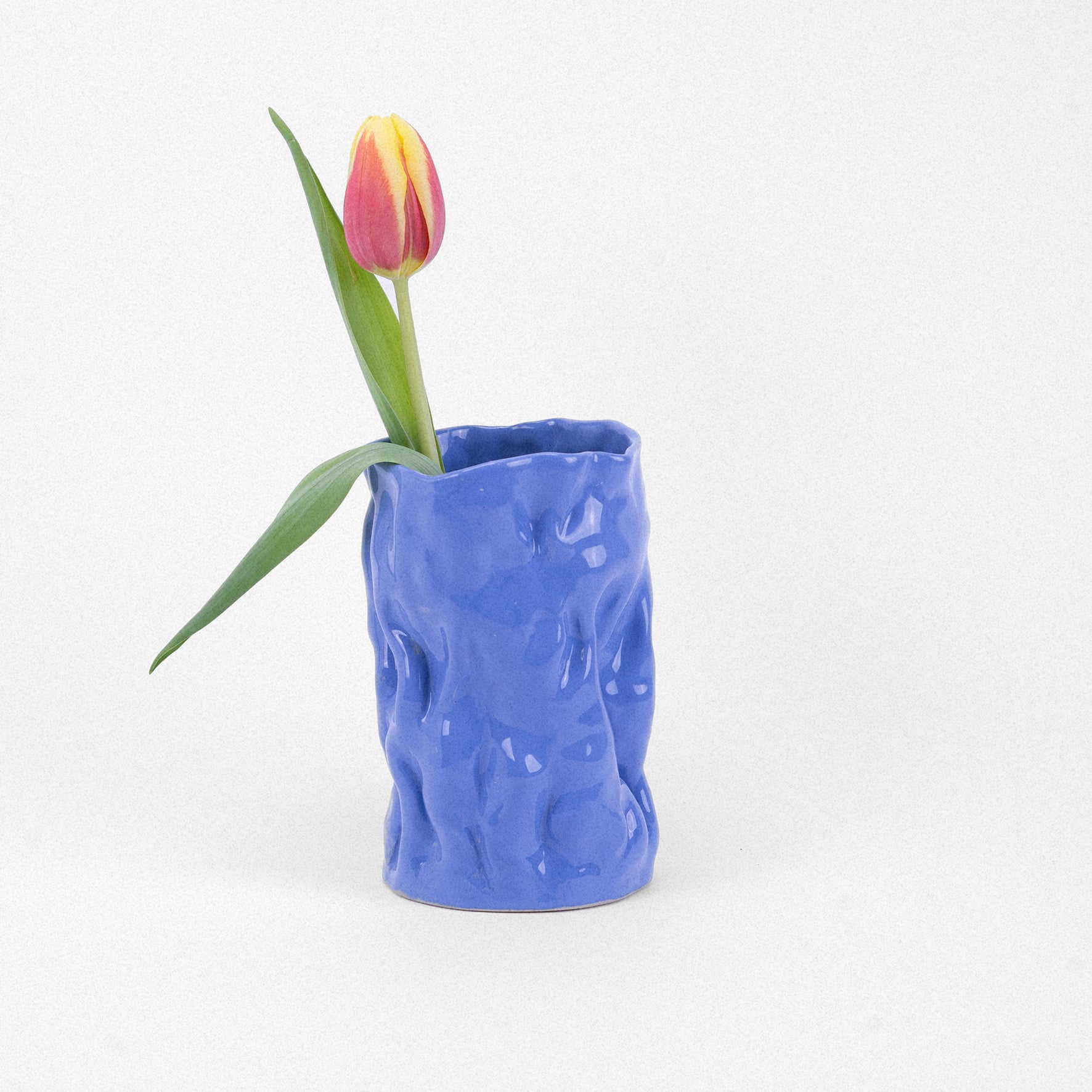 SIUP - Wrinkled Vase - Blau - www.extraordinaryshit.com