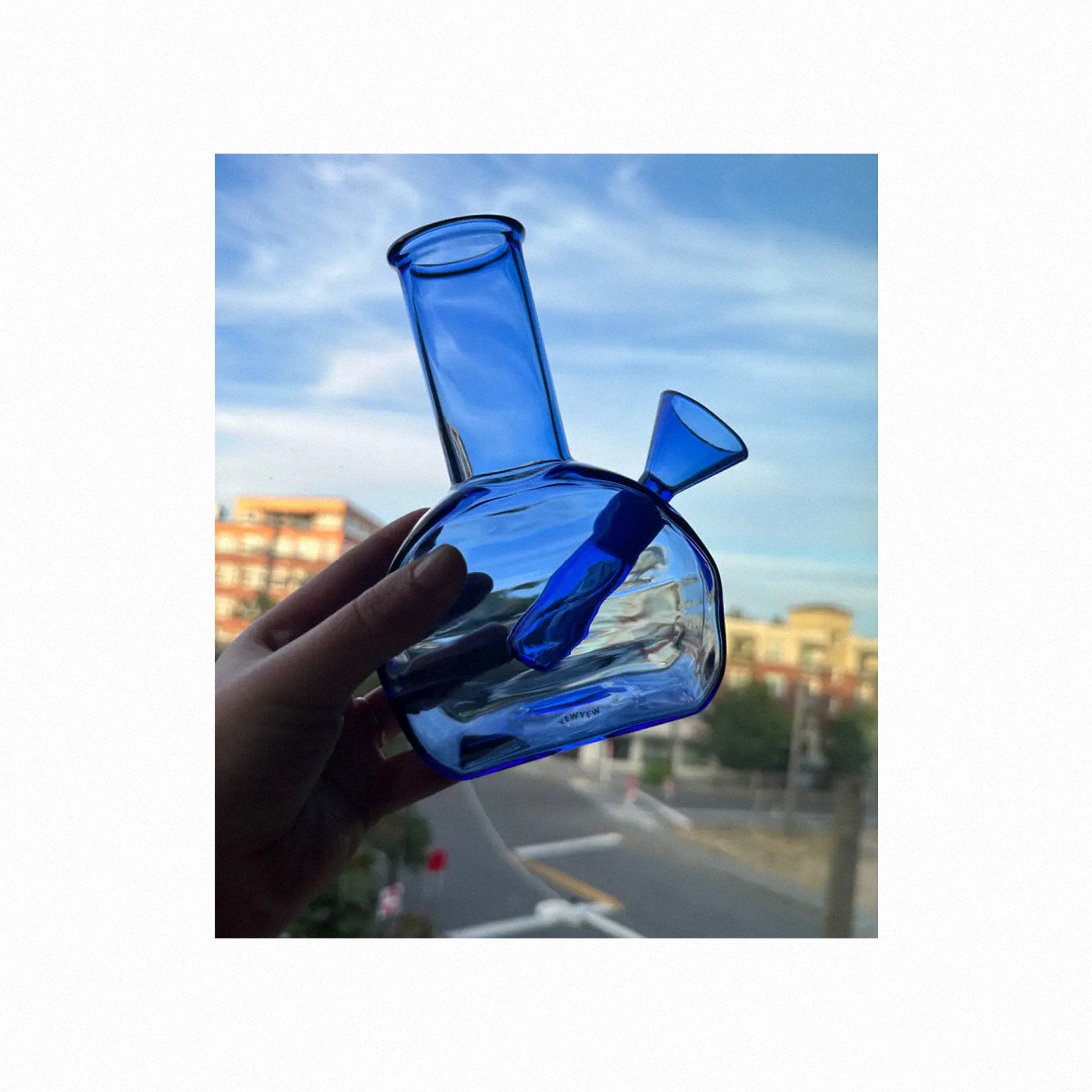 Yew Yew - gewellte Mini Bong - Blau - www.extraordinaryshit.com